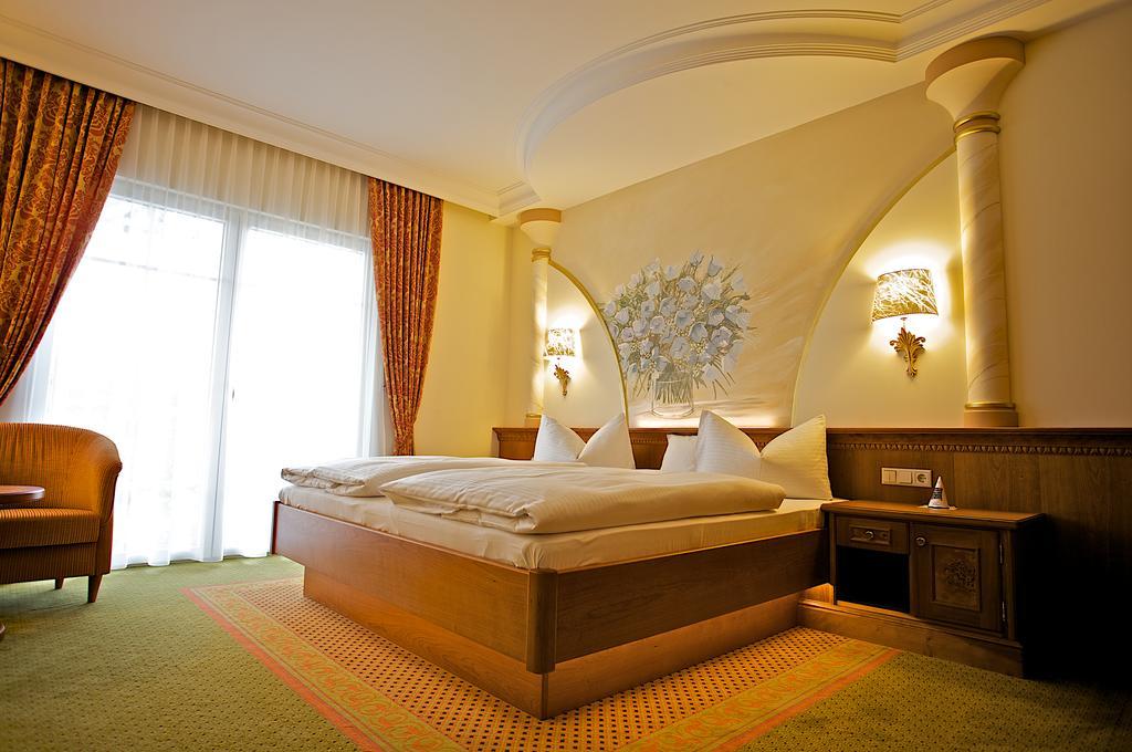 Hotel Am Schlossberg Erding Exterior photo