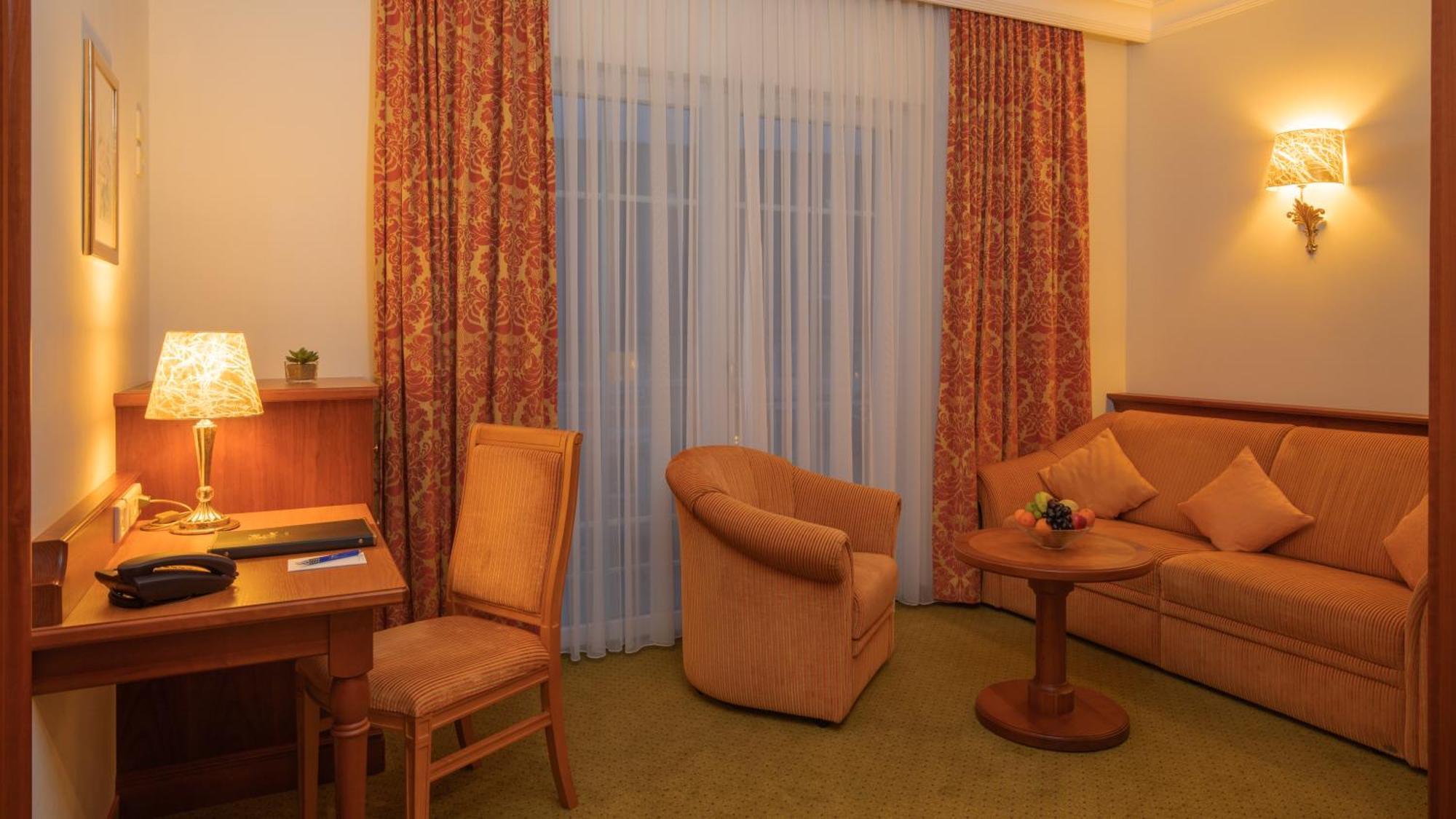 Hotel Am Schlossberg Erding Exterior photo